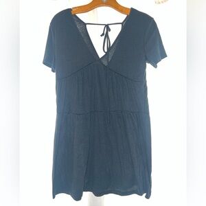 Black Short Sleeve V-Neck Dress